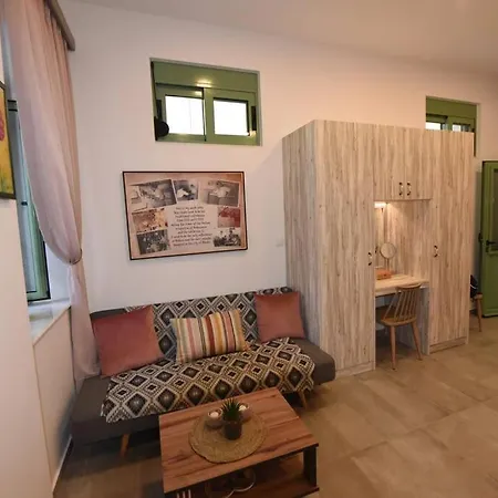 Lolos' House * Rhodes City