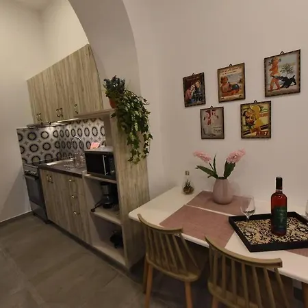 Lolos' House * Rhodes City