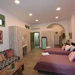 Lolos' House Apartmán *