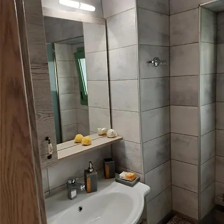 Lolos' House Apartament *