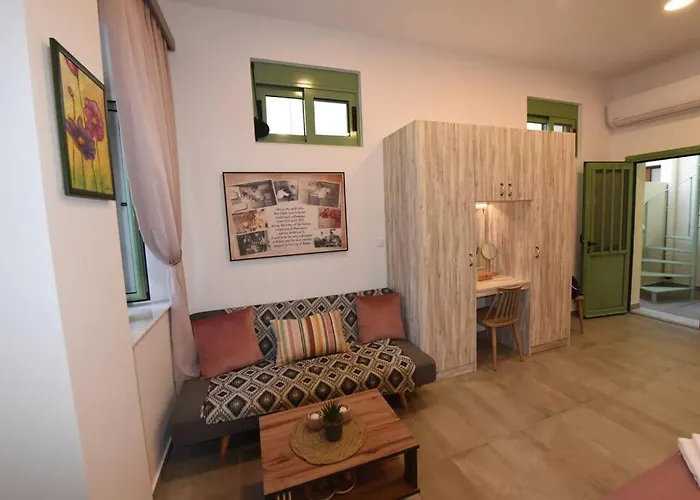 Lolos' House * Rhodes City