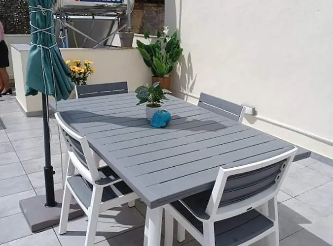 Lolos' House Rhodes City